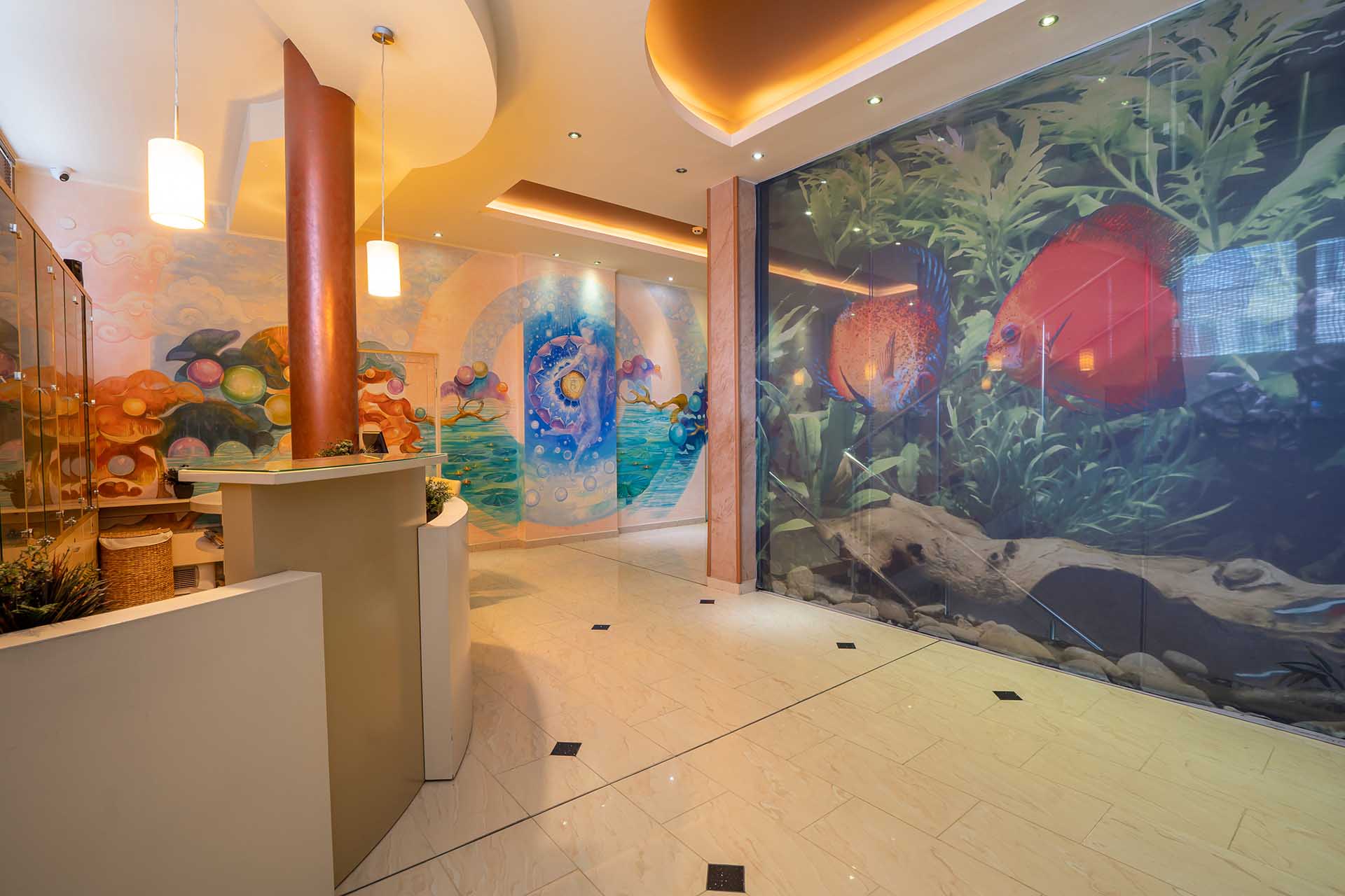Арт интериор с живопис в Diplomat Plaza